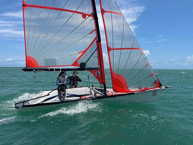 29er sailing upwind with spinnaker
